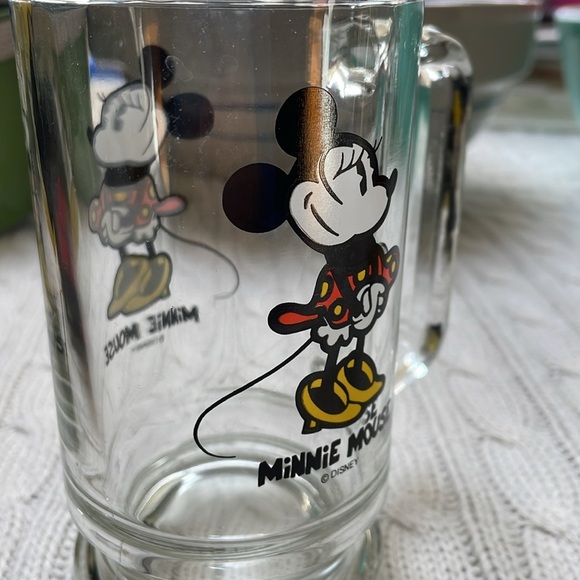 Vintage Walt Disney Production Mickey and Minnie Mouse Glass Footed Mug Set - Picture 6 of 10